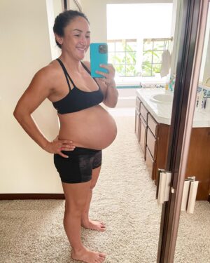 Carla Esparza Instagram - Officially in the 9th month! 4 weeks left to go till “game day!” LOL 🤰🏻 
 #36weekspregnant