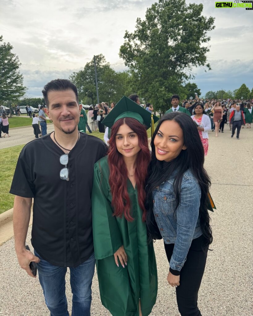 Carla Harvey Instagram - And just like that, we have a high school graduate ❤️ Congrats @miacbenante ❤️The first time i met Mia, we picked her up from elementary school and she immediately asked if i knew how to do cartwheels and if i'd do them with her 🤣🤣All the fear of the moment melted away for me right then and there. I knew we'd be friends. But being friends was just the beginning, I have been honored to be a bonus mom through her journey. Watching her red hair glow on stage while she picked up her diploma was so cool. It was so exciting to see all the kids throwing their caps in the air. I hope they know that their lives are limitless and that they can change their lives at any time. I hope they follow their hearts. What advice would you share with a new graduate?