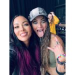 Carla Harvey Instagram - I love seeing a familiar pretty face on tour 💓Some love for my favorite girls that came out to see our show this summer 💓