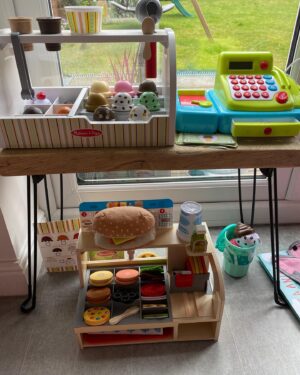 Carley Stenson Instagram - Thankyou @melissaanddougtoys for the most amazing gifts !! Our Skye has her cafe set up already and we’ve had some yummy ‘questionable’ ice creams and burgers haha 😂 

These are beautiful presents and we’re encouraging the doctor route lol