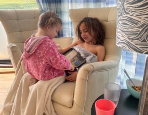 Carley Stenson Instagram - Because of my sister from another mister x because of this beautiful soul 🥰🥰🥰🥰 I got to spend 5 days with these amazing creatures and our daughter got to play with the kindest babies x what a special 5 days x jodi I will love you and your family to the moon and back forever x Skye and mummy and daddy had the best time x THANKYOU Egan Alberts ❤️❤️❤️❤️
Over 20 years of friendship and long May it continue much to our husband amusement 😊😊😊😊