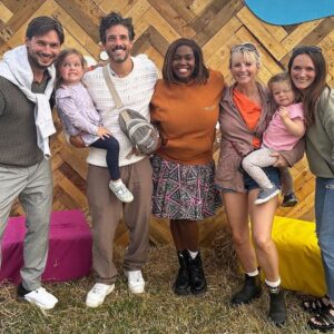 Carley Stenson Instagram - Wow @thebigfeastival you  sure know how to throw a party! A BIG HUGE FAMILY FUN FILLED PARTY!!
Thankyou x were all so happy x eeek got to see @otimabuse and @mariusiepure too ❤️❤️❤️❤️with our gorgeous @jenniferanne_10 and Layla #cousins
