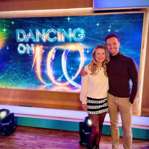 Carley Stenson Instagram - Posted @withregram • @markhanretty How nice are @alisonhammond55 and @dermotoleary ?!!
Sitting on the @thismorning couch with them and @carleystenson1 today was such fun and they are equally warm, supportive and funny off camera as on. 🤩😊🤍
Happy morning!
Now to the ice! #training #thismorning

I have been a die hard fan of this morning to so long !! And it was so much fun to sit on the couch with @markhanretty for @dancingonice