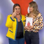 Carlota Corredera Instagram - 💥💥💥 Estoy bien dentro de la gravedad que supone entrevistar a @albacarrillooficial 😂😅 Ella está “Lista para la vida” y yo estoy deseando que disfruteis de este episodio de @superlativass y sus titulares, ¡adelante! Ya lo tenéis en #Youtube y #Spotify 🎙️🎧🔥#palosanto #pódcast #albacarrillo #superlativas