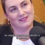 Carlota Corredera Instagram - “Seguir desobedeciendo a la muerte”, eso es lo que quieren las residentes del Centro de Atención, Recuperación y Reinserción de Mujeres Maltratadas, que atiende a mujeres y menores víctimas de la violencia. El programa completo ya está disponible en @youtube y @spotifyspain #Superlativas #Podcast #SuperlativasPodcast