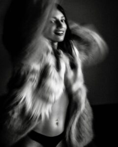 Carlotta Antonelli Instagram - My dark dance by @skino_ricci 🦇 #animalsfree