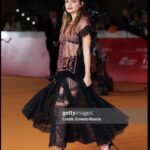 Carlotta Antonelli Instagram - Suburræterna 🖤 dal 14 Novembre in tutto il mondo su @netflixit @romacinemafest Nel cuore per sempre. Grazie a tutti. @netflixit @castiglionilaria @cattleya_produzione ai registi ✨ @cirodemilio @alessandrotonda A chi ha messo nero su bianco questo progetto incredibile ✨ @ezioabbate @fabrizio.bettelli @buizzacamilla @and_nobile @julesforgione 🤞🏻 @mrmarcosani ai miei guerrieri della notte 🥷🏻🖤 @giacomo.ferrara @fedesabatini @__giorgiaspinelli_ @marlon.joubert @alioshamassine @filippo.nigro @yayapuntoebasta @morris_sarra @gabriele.distadio @federigoceci al mio team meraviglioso @toplayagency @upgradeartist sempre con me ❤️ styled by @valentinailardi @alexsinato ✨ @dior del mio cuore Alle mani d’oro di @nikipinna @silvia_massucci @simonebelliagency ✨