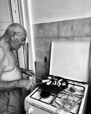Carlotta Antonelli Instagram - Nonno : “Senti che pace zingaresca”

che vuol dire ? 

Nonno:”che siamo tutti misti”