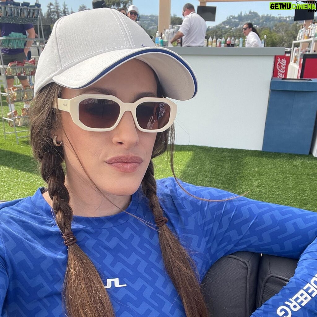 Carly Chaikin Instagram - Had the best time Sunday at the #usopen with the @jlindebergofficial outfit that you all picked @megan__heaton @misterwinfield 📸 @golflinx #womenwhogolf #lacc #pgagolf #jlindeberg #wyndamclark #golf