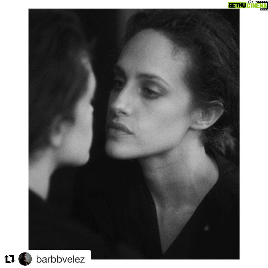 Carly Chaikin Instagram - #Repost @barbbvelez ・・・ @carlychaikin from @whoismrrobot by @aralereartesv for @schonmagazine 10th anniversary special printed issue #styledbyme #producer @sheri.chiu #hairstylist @michaelsilvahair @thewallgroup #makeupartist @meredithbaraf @barepsldn #nails by @shirleychengmanicurist @seemanagement special thanks. @metropolitanbuilding