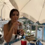 Carly Santos Instagram - A acabar com as coca colas todas de Itália 🇮🇹