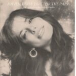 Carly Simon Instagram - I forgot all about that first photo, have you ever seen this photo of me?! 🎪🎠 This was 1974, photographed by Ed Caraeff for my album Hotcakes 🥞