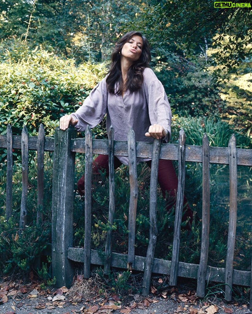 Carly Simon Instagram - Can you relate to this lyric? “Often I wish that I never, never, never knew some of those secrets of yours” Photographed by Ed Caraeff #london #70s