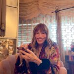 Carly Simon Instagram - What shall I sing about next?! I will sing a song for you! 💛🌞