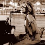 Carly Simon Instagram - Hark!!!!!! Flew your Learjet ....to see the total eclipse of the 🌞 Photo by Peter Simon