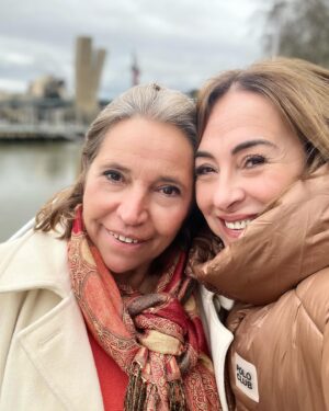 Carme Barceló Instagram - De dissabte a dissabte.
De sábado a sábado.
#Bilbao #Madrid #Barcelona
1. Volví al @museoguggenheim y volví a enamorarme
2. Calorías en San Mamés
3. Ambiente en San Mamés
4. Gracias por este regalo de cumpleaños, @meryjouc Juntas desde 1o de B.U.P #los60enBilbao #madeinDominicas #2360
5. Más calorías 
6. #8M en @elchiringuitotv 
7. Making of de un reportaje muy especial
8.  Las palabras y la sonrisa de @mariona8co   las risas de las dos
9. Foto con una mujer referente by @danielbrull