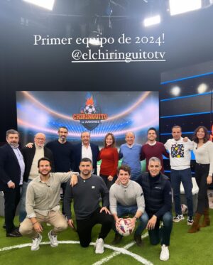 Carme Barceló Instagram - Primer programa de 2024.
1. El cortadito de las 23.30h en la sala vip.
2. Al quite.
3. Familia.