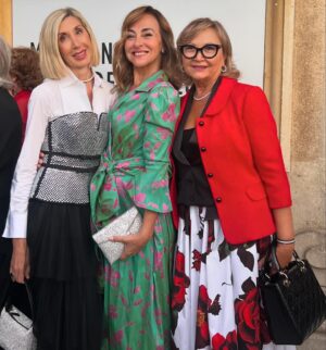 Carme Barceló Instagram - 800 persones i més de 800.000 euros recaptats per a la investigació. 
Un any més al costat de persones extraordinàries que vetllen per la salut de tots.
Sempre al vostre costat, @fundaciolluita @bonaventura_clotet @peopleinredgala @lauraduranbcn ❤️
1. Gràcies @rosa_clara per aquest look tan bonic i @backstagebcn per cuidar i mimar el meu estilisme.
2. Admiració total @bonaventura_clotet 
3. Comentant la jugada amb @mterstegen1 i @joanvehils 
4. Al photocall amb la @iuleneservent @bonaventura_clotet i @joanvehils @diariosport 
5.  La brutal actuació de @lafuradelsbaus 
6. Admirant-la
7. Amb la meva @susirejano i la Caty. Família @mesoestetic 
8. Persones boniques: @marc_clotet i @natasanchezmol 
9. Més persones boniques @dani_clara 
Fotos de @sportvalen 
#peopleinred #peopleinredgala2024 #investigació #solidaritat  #malaltiesinfeccioses #sida #elamigoquesefue