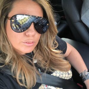 Carmen Porter Instagram - Salir de trabajar cuando aún es de día!!!! Eso si que es un misterio!!!!😂😂😂