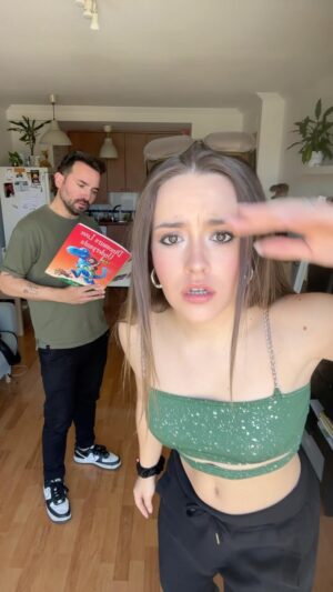 Carmen Sánchez Instagram - Un marcianoooooooo 👽🛸