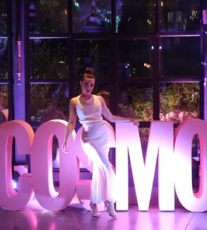 Carmen Sánchez Instagram - Alguna fotito del evento de ayer  @cosmopolitan_es ✨
.
.
.
💇‍♀️💄: @crissgge 
👗: @enneges @15segundos_agencia 
👛👠: @magritshoes @fashandcom