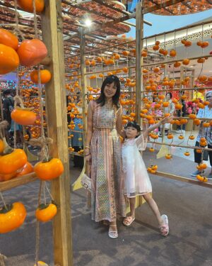 Carmen Soo Instagram - Day 2 CNY 
Malling with family and one fairy Princess 😍 More people are in town/staying in town this CNY.

My beautiful CNY set from a new discovery local brand @inisaya.my inisaya.my thanks to @andreakee for introducing.