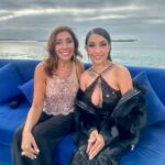 Carmen Gloria Arroyo Instagram - Segundo día de #arribaviña iniciando la previa del festival de Viña del Mar sin olvidar que durante toda la semana seguimos con nuestra campaña junto a @desafiochile y @techochile Look @rapsodiachileoficial Aros @labeatrizz Make Up @danielarojast7 HairStyle @karimmeplaza Styling @lore_flores