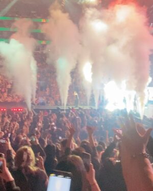 Carmit Bachar Instagram - @ricky_martin You are one of one! 
My heart is so full of joy watching you SHINE so bright✨ The show was incredible & you are magic! It was amazing to reunite with so many old friends still the same beautiful energy💕 The “Family” is real 🙌🏼
Almost 30 years later, not to mention you look and sound insane! I love you beyond💋 
Was Livin La Vida Loca w/my boo @chonique who choreo with @lisetteslife & shout out to all the other choreographers & dancers who killed it up there!! Dale! @jlvn1161 📸 @leandrovco