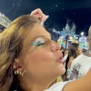 Carol Garcia Instagram - Avenida. 🤍

@visitrio 🙏🏼 @riocarnaval 
@genteag