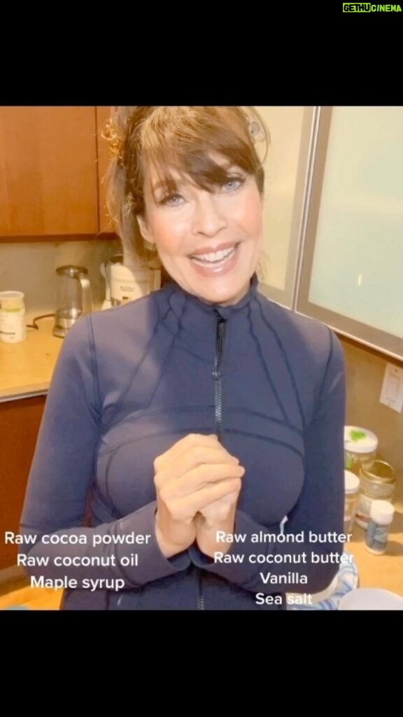 Carol Alt Instagram - 🎉 Happy #Friday, everyone! 🎉 It’s that time again for #RecipeFriday, where I share with you a delicious recipe. 🍽️💫 This week, I have an amazing dish that I’m sure you’ll love. Try it out and don’t forget to let me know how it turns out! 😋🌟 #FoodLovers #GetCooking or #better get #raw