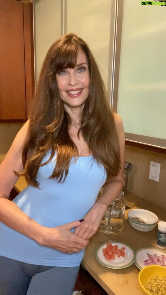 Carol Alt Instagram - Happy Friday, everyone! 🌟 Today, I have a fantastic recipe to share with you all. Let me know what you think about this one! #fgif