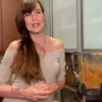 Carol Alt Instagram – My doctor always told me to juice carrots because it was very good to help alkaline and out the body. So many people I know have acid problems… In fact, most ailments are inflammatory. 
If we can reduce the inflammation in the body, my theory is we could have less dis-ease!
Well, it’s a working theory… And I have been working it for the last 30 years!! 
In fact, I saved my own life by eating as much alkaline foods as I possibly could. 
Yet I have a lot of friends who have digestive problems. Besides suggesting a digestive like a papaya enzyme, or some thing, even stronger if you can find it at your health food store , I suggest not drinking while you’re eating (have water close by in case you have trouble swallowing some thing) but try not to dilute the acid in your stomach while you’re eating because that can cause indigestion when you can’t digest your food.
But also, I find that most people eat so much acidic food(a.k.a. cooked food) Well, your stomach is already acid. So putting acid food into an acid system strikes no balance at all. What happens is your body tries to throw it back out again. And instead of taking something that neutralizes the acid and then doesn’t digest anything, perhaps, just adding more raw foods to your diet could help that acid indigestion problem…
Again, it’s a working Siri but one I’ve been utilizing for the last 30 years.
Here’s to your health!❤️