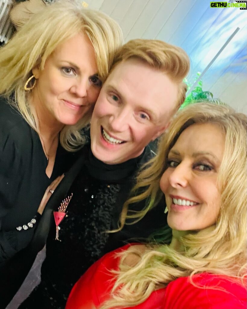 Carol Vorderman Instagram - "Gays and girls and Whitey" @whiteydrums doing ....bad dancing, bad singing, great laughing till we cried.. The tribe out for @owainwynevans 40th in Cardiff last night... @sallylindsay73 @jules__sampson @arranjrees @ianhwatkins @thecraigburton @bridgec_3 Happy Birthday my CYNTAFFFFFF dahhhhhhlinggg ❤️ We love you so much. My BBC Radio Wales fam out in full force....I've missed you my @natsus1 ❤️❤️ See you very soon and thanks for the bed and the bacon butty 🤍❤️🥳