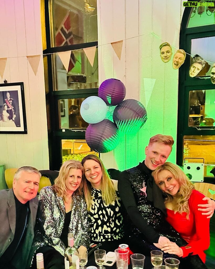 Carol Vorderman Instagram - "Gays and girls and Whitey" @whiteydrums doing ....bad dancing, bad singing, great laughing till we cried.. The tribe out for @owainwynevans 40th in Cardiff last night... @sallylindsay73 @jules__sampson @arranjrees @ianhwatkins @thecraigburton @bridgec_3 Happy Birthday my CYNTAFFFFFF dahhhhhhlinggg ❤️ We love you so much. My BBC Radio Wales fam out in full force....I've missed you my @natsus1 ❤️❤️ See you very soon and thanks for the bed and the bacon butty 🤍❤️🥳