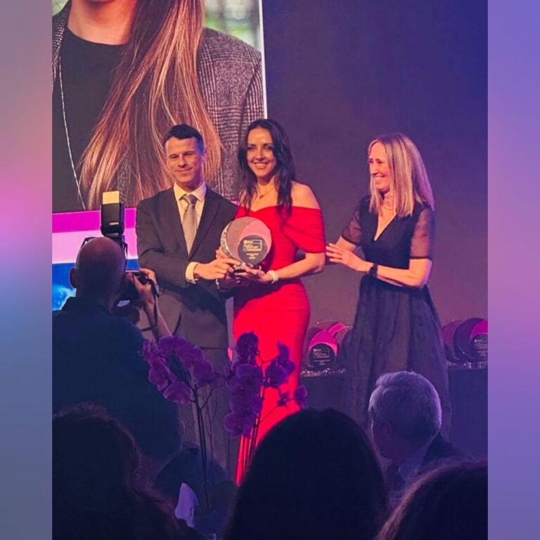 Carol Vorderman Instagram - PROUD MOTHER MOMENT ❤️ My daughter, @cambridgeuniversity nanotech research scientist, @katie.science Dr Katie King Ph.D founded a space company BioOrbit last yr, part sponsored by European Space Agency @esa. She has just won INNOVATOR OF THE YEAR AWARD at @everywomanUK By taking certain cancer drugs to space, the perfect crystallisation of proteins in microgravity will allow patients to inject under the skin at home instead of going into hospital for chemotherapy. First process trial... in space...coming soon. I’ll be going to that rocket launch for sure!!! ❤️❤️