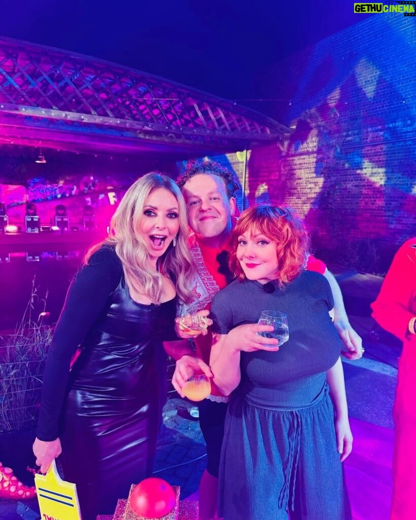 Carol Vorderman Instagram - LATE NIGHT LYCETT I had the best time last night with amazing @joelycett (BAFTA winner), @jackdaverooke (Big Boys BAFTA winner), @sophiewillan (BAFTA winner ). Me and @johnnyvegasreal brought our Tadpole swimming certificates but they didn’t quite compare!! LOLS. Hair & Makeup: @marcosgmakeup Dress is a cheapie from the interweb Rainbow lanyard - get one NOW