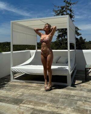 Carolina Castelinho Instagram - Ibiza with @dropeclothing 🤍