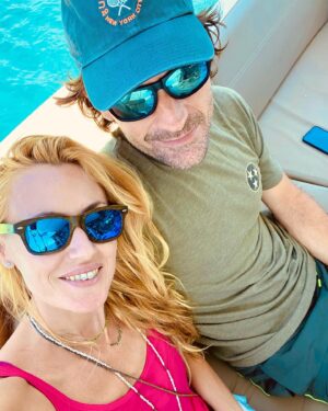 Carolina Cerezuela Instagram - Casa = a cualquier lugar de mundo en el que tú estés.
.
.
.
#verano #mar #junio #carlosmoya #tuyyo #paz #relax #descanso #familia