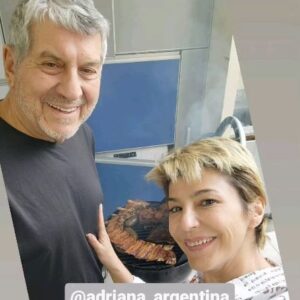Carolina Papaleo Instagram - Almuerzo en familia hablando de proyectos de cada uno 
Gracias al anfitrión @osvaldopapaleo_oficial 
Invitados @keyn.v y la invitada especial @adriana_argentina_frossasco