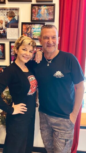 Carolina Papaleo Instagram - Hoy visité el @teatroseminari 🥰… me enamoré de cada rincón❣️

Gracias @nestorvittola por hacerme parte de tu lugar lleno de mucho amor ❤️

Pronto se vienen cosas muy lindas 🤝

#escobar #teatro #historia