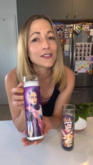 Carolina Ravassa Instagram - A #Sombra / #Ravassa #Veladora?!!! Thank you @illuminidolcandles ! check them out or have a custom one made! 💜💜💜