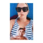 Carolina Crescentini Instagram – Situazione attuale.
Spiaggiata con sigaretta.
#lasciatemiqui
#focamonaca
#me
#shh