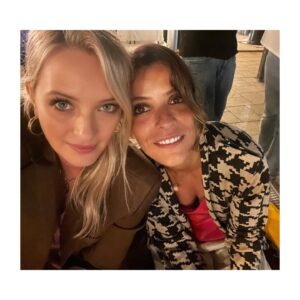 Carolina Crescentini Instagram - Specializzate in foto brutte. 
#stefanochiappimanagementparty
#friends
#shh