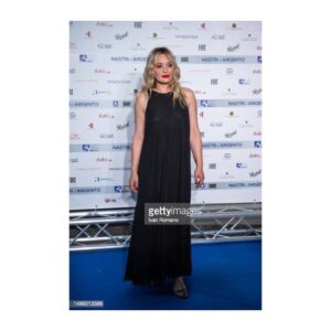 Carolina Crescentini Instagram - Serate bellissime.
Grazie @nastridargento 
Mare fuori e’ la serie dell’anno.
Total look: @emporioarmani 
Styling: @clascutti 
Hair and make up: @fulviatellone @givenchybeauty @simonebelliagency 
Press: @therumorsufficiostampa 
Mgmt: @stefano_chiappi_management 
#nastridargento
#marefuoriseriedellanno
#dajefortissimo
#napolinapolinapoli
#me
#shh