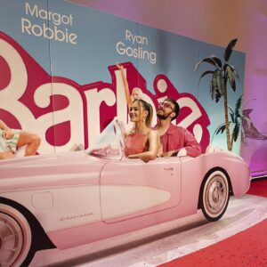 Carolina Domenech Instagram - Ayer en la premiere de @barbiethemovie con mi Ken favorito @inakialdao 💖 AMÉ la película ✨
Look de la nueva colección de @nantolin 
Makeup @melanymakeupp 
Pelo por Cami de @malapeluqueria