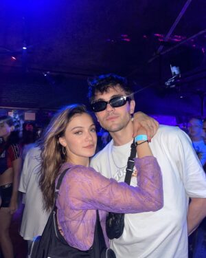 Carolina Domenech Instagram - Amo los dump 
1, 2 y 10: Salta y el vestido más increíble que use @nantolin 
3: mi mamu ♥️ 
4: una tetera que hice en cerámica 
5: cena de lujo en @emperadormeiji fue increíble 
6: mi hermano manucho 
7: guitarra 
8: fans de Billy desde siempre 
9: la Lula ✨