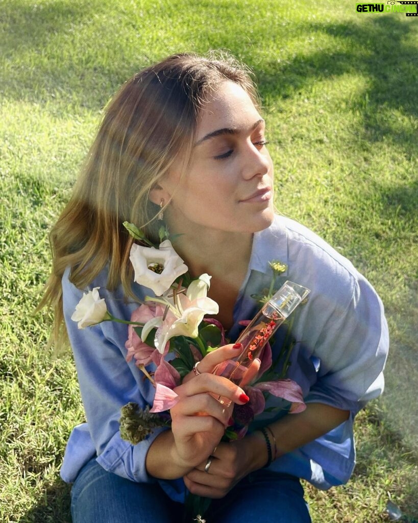 Carolina Domenech Instagram - Kenzo me invito a conocer su nueva fragancia Flower Ikebana, inspirada en el arte japonés del arreglo floral. Una fragancia floral amaderada, distinta a todas. Siempre @kenzoparfums 🌸 #FlowerIKEBANA