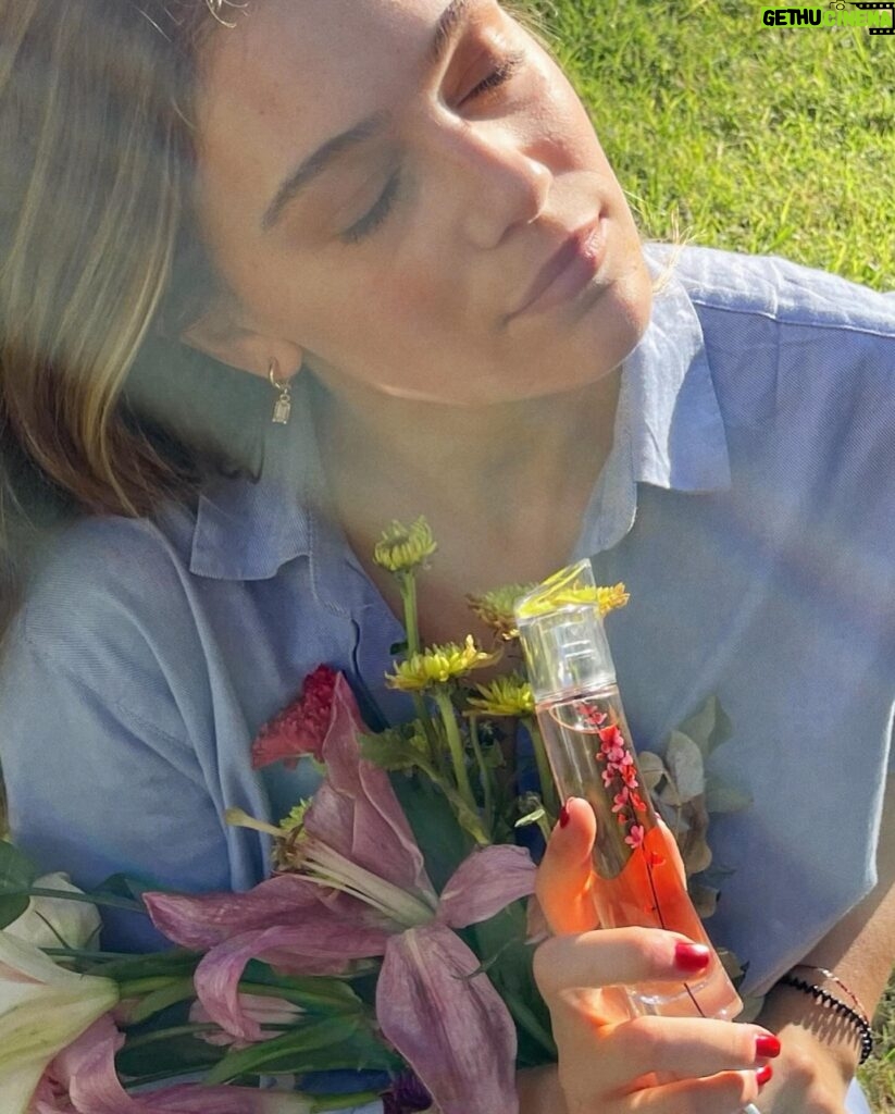 Carolina Domenech Instagram - Kenzo me invito a conocer su nueva fragancia Flower Ikebana, inspirada en el arte japonés del arreglo floral. Una fragancia floral amaderada, distinta a todas. Siempre @kenzoparfums 🌸 #FlowerIKEBANA