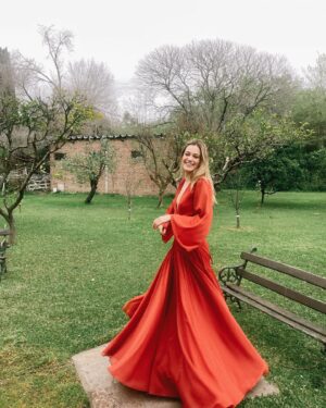 Carolina Domenech Instagram - Una que no llora en los casorios…… el último video 🤣😭

Los amo @paulosanchezlima y @ffloralvarez fue hermoso 💍