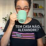 Carolina Loback Instagram – Bom dia! Marque aqui seu amigo que esqueceu que tem casa e não diga nada.

#sextou #bahia #amizade #humor